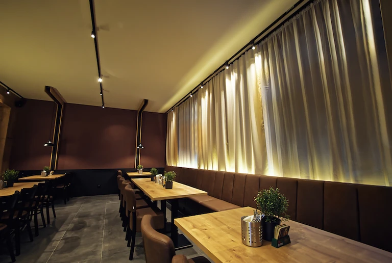 Penzion a restaurace v centru vinařské obce Dolní Dunajovice